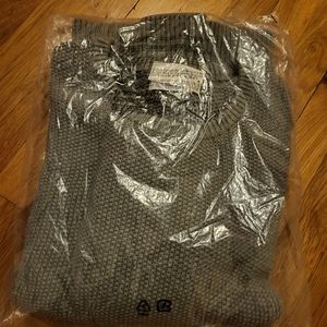 OLD NAVY Loose knit sweater Grey  NWT- 4X!